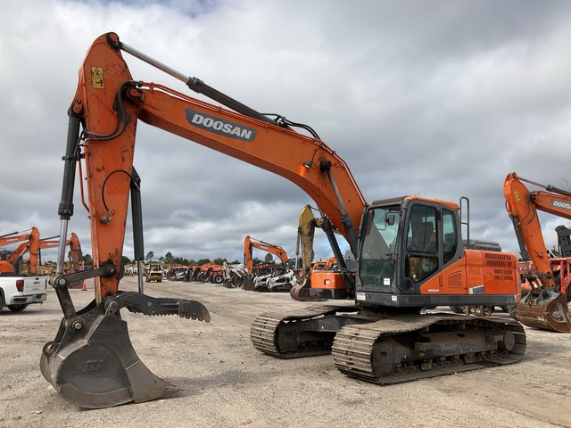 2018 Doosan DX225LC-5 Tracked Excavator