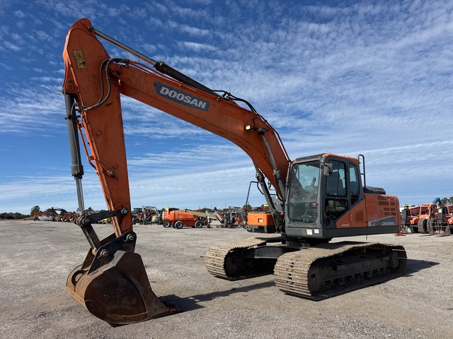 2018 Doosan DX225LC-5 Tracked Excavator