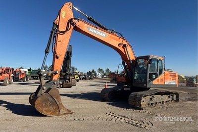 2018 Doosan DX225LC-5 Tracked Excavator