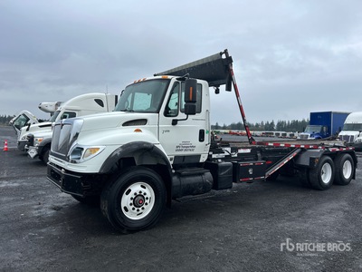 2007 International 7600 6x2 Roll-Off Truck