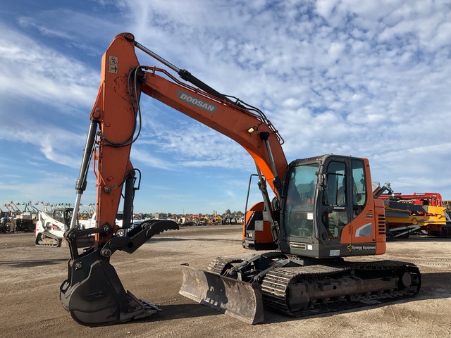 2017 Doosan DX140LCR-5 Tracked Excavator 2017 Doosan DX140LCR-5 Tracked Excavator