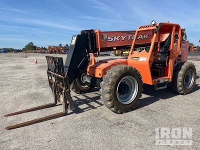 2017 SkyTrak 8042 Verreiker