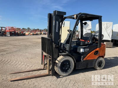 2019 Doosan G25P-7 4600 lb Pneumatic Tire Forklift