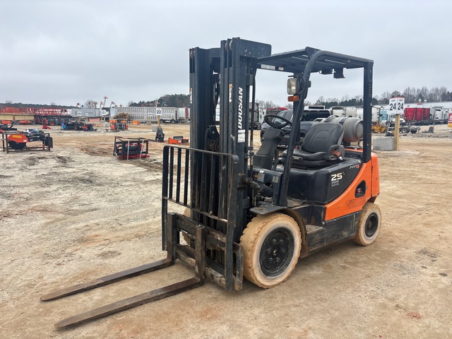 2018 Doosan G25P-5 4600 lb Pneumatic Tire Forklift