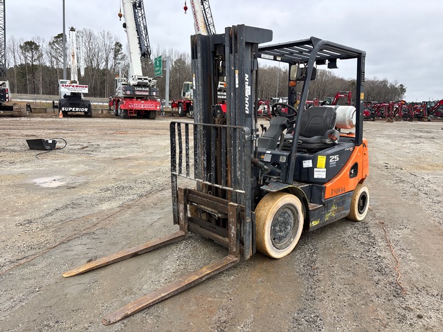 2018 Doosan G25P-5 4600 lb Pneumatic Tire Forklift