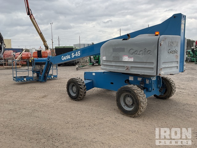 ELEVADOR TELESCóPICO 2016 GENIE 4WD S45