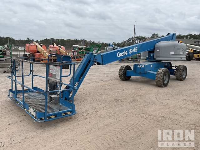 ELEVADOR TELESCóPICO 2016 GENIE 4WD S45