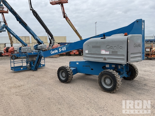 ELEVADOR TELESCóPICO 2016 GENIE 4WD S45