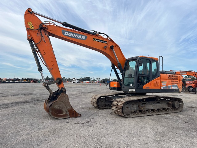 2022 Doosan DX225LC-5 Tracked Excavator