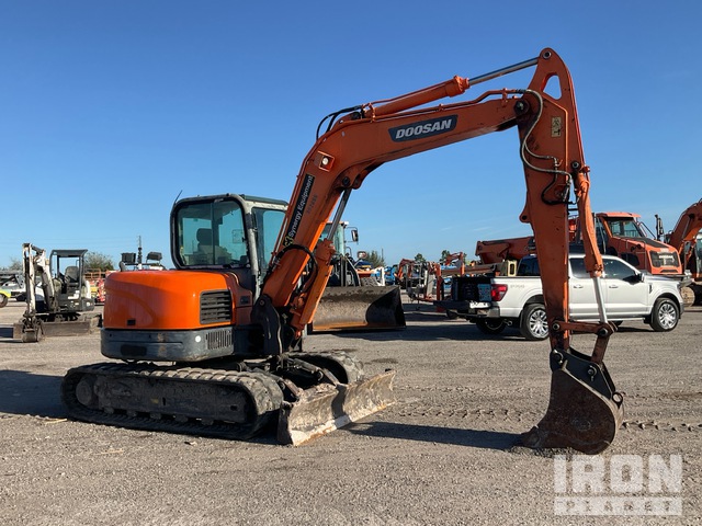 EXCAVADORA 2018 DOOSAN DX85R3