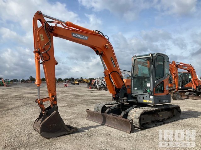EXCAVADORA 2018 DOOSAN DX85R3