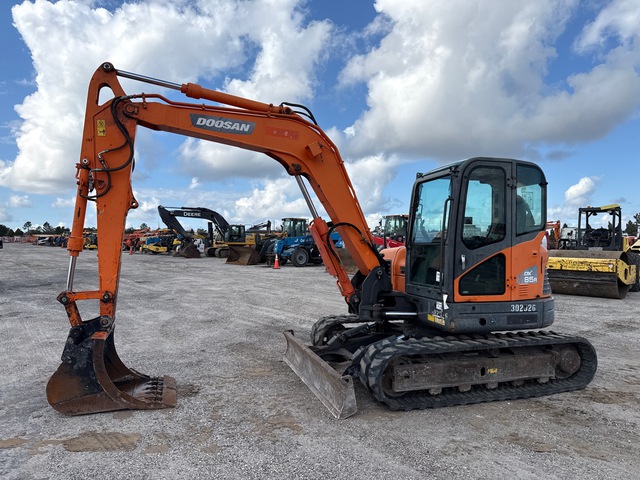 2018 Doosan DX85R-3 Mini Excavator