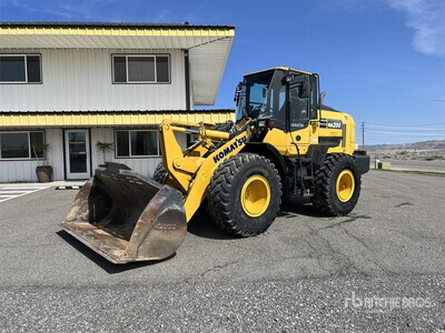 2020 Komatsu WA200-8 Chargeuse sur roues