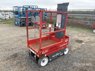 2016 Skyjack SJ12 رافعة عمودية