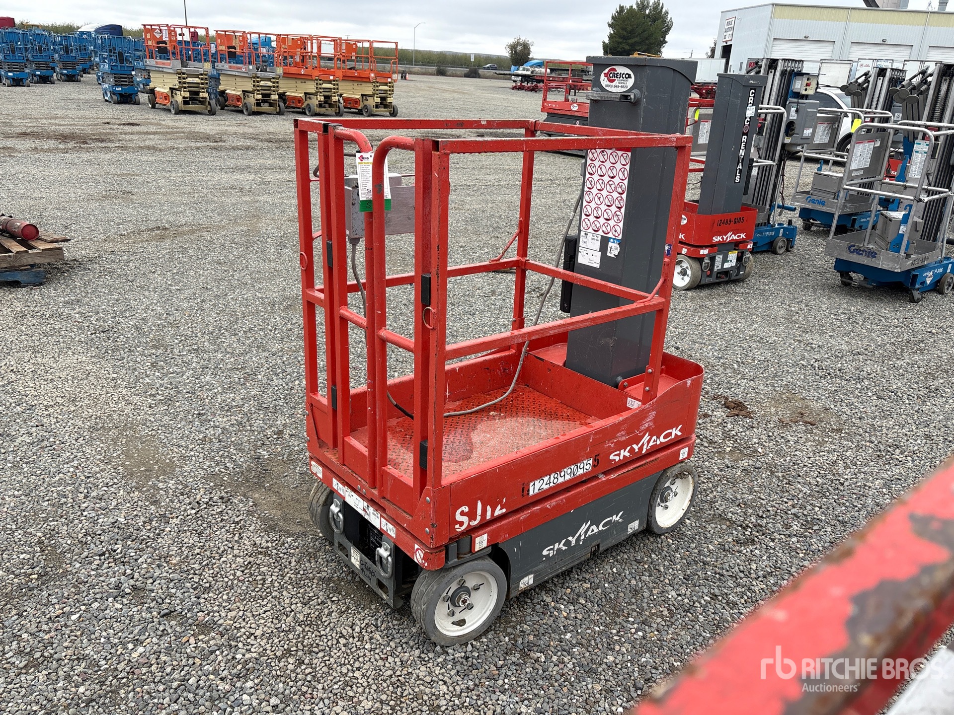 2016 Skyjack SJ12 رافعة عمودية