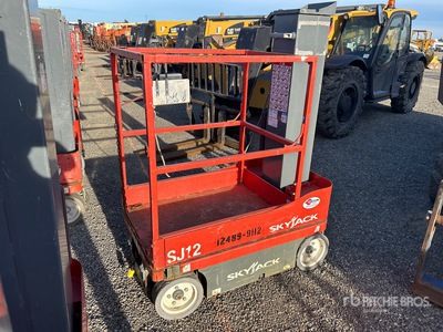 2016 Skyjack SJ12 Elevador vertical