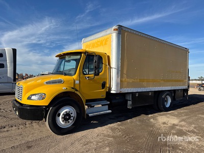 2008 Freightliner M2 106 4x2 Camion citerne à carburant et lubrifiant