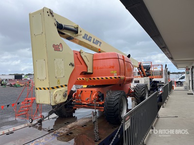 JLG 800 AJ Articulating Boom Lift