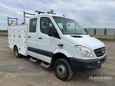 Mercedes-Benz 4x2 Crew Cab Camion de service