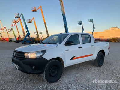 2017 Toyota Hilux 4x4 Crew Cab Pickup
