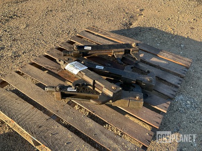 (4) 12252120 Vehicle Track Connection Tools