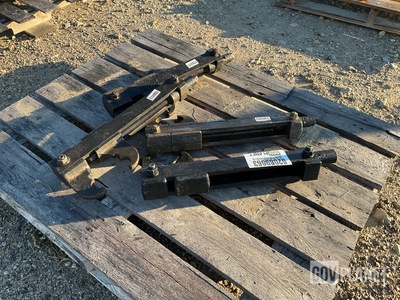 (4) Full Tracked Vehicle Track Connecting Fixtures