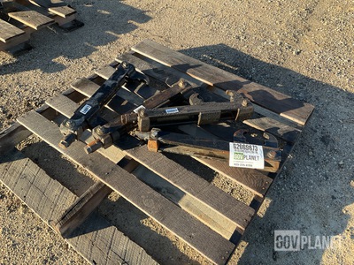 (4) 12304551 Vehicle Track Connection Tools