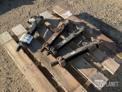 (4) Full Tracked Vehicle Track Connecting Fixtures