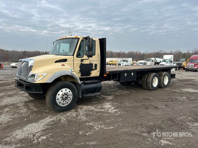 2005 International 7400 6x4 Flatbed Truck