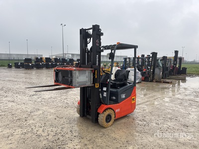 2015 Toyota 7FBEST15 1500 kg Electric Forklift