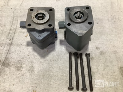 (11) AM General MB253-20002 Transmission Pump Assemblies