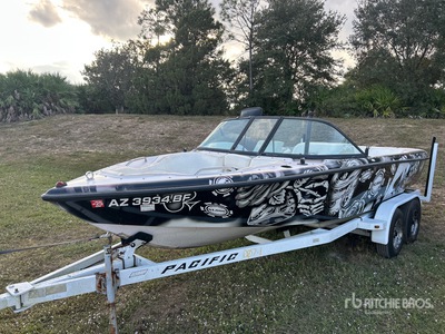 1998 Correct Craft 22 ft Wakeboard Boat