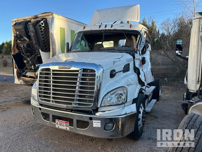 2016 Freightliner Cascadia 113 4x2 S/A Day Cab Truck Tractor (Inoperable)