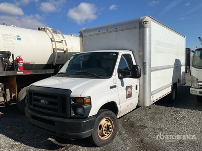 2017 Ford Econoline E-350 4x2 Camion fourgon (Inoperable)
