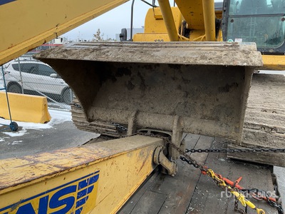 65 in Q/C Cleanup Excavator Bucket - Fits Komatsu PC210