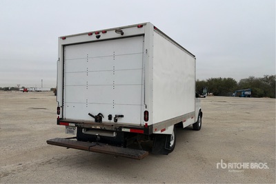 2019 GMC Savana 3500 4x2 Refrigerated Truck