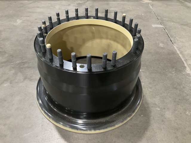 (2) Navistar 3114651C1 Wheels