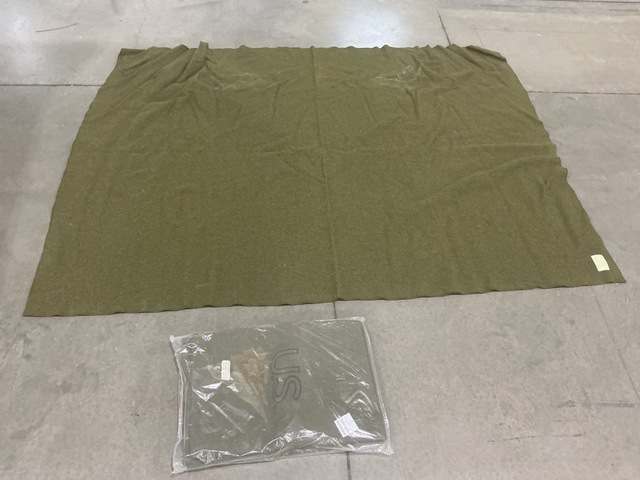 (85) Wool Bed Blankets (85) Wool Bed Blankets
