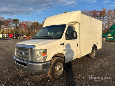 2015 Ford Transit 250 4x2 Camion fourgon