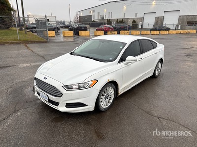 2016 Ford Fusion SE Hybrid Automobile