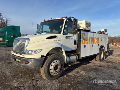 2015 International 4400 4x4 Service Truck