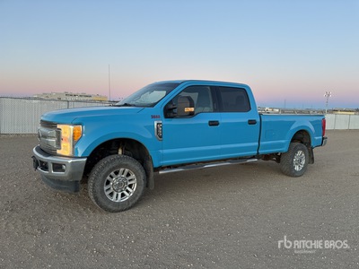 2017 Ford F-350 4x4 Crew Cab Pickup