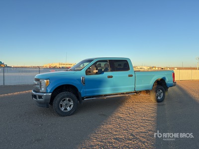 2017 Ford F-350 XLT 4x4 Crew Cab Pickup