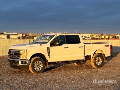 2023 Ford F-250 XLT 4x4 Crew Cab Pickup