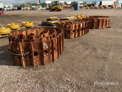 Quantity of (3) Tracks