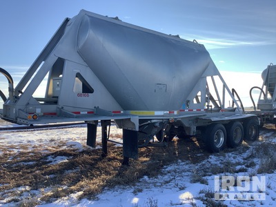 1990 Beall Pneumatic Bulk Trailer