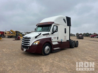 2020 Freightliner Cascadia 126 6x4 T/A Sleeper Truck Tractor