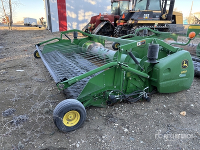 John Deere 615P 15 ft Combine Pickup Header