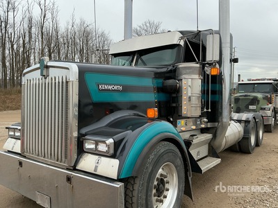 2007 Kenworth W900 6x4 T/A Sleeper Truck Tractor