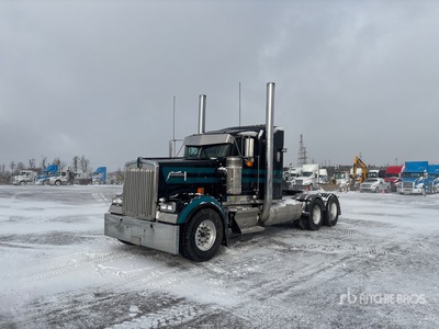 2007 Kenworth W900 6x4 T/A Sleeper Truck Tractor